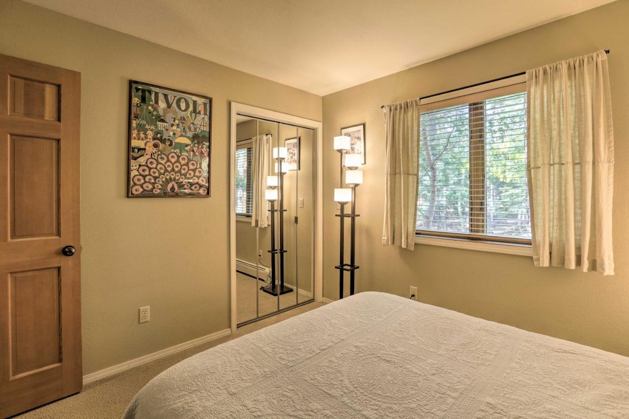 Corner-Unit Condo With Grill Walk To Lake Tahoe! Incline Village Esterno foto